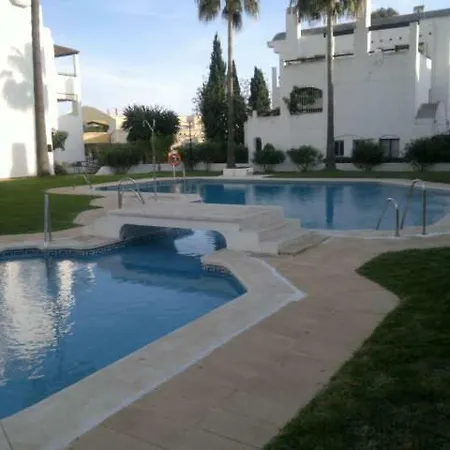 Urb. Pelikan Park Calle Sabinillas Nº 3 Apartamento *