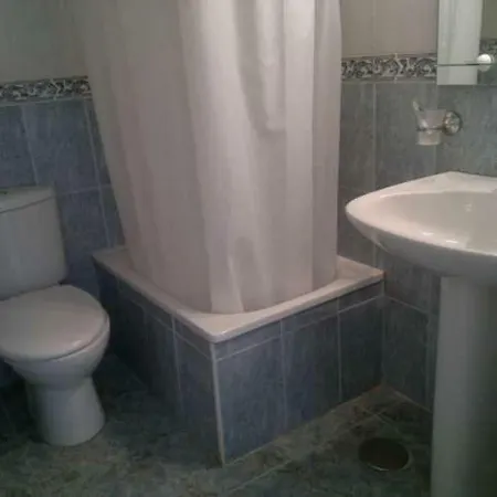 Urb. Pelikan Park Calle Sabinillas Nº 3 * Estepona